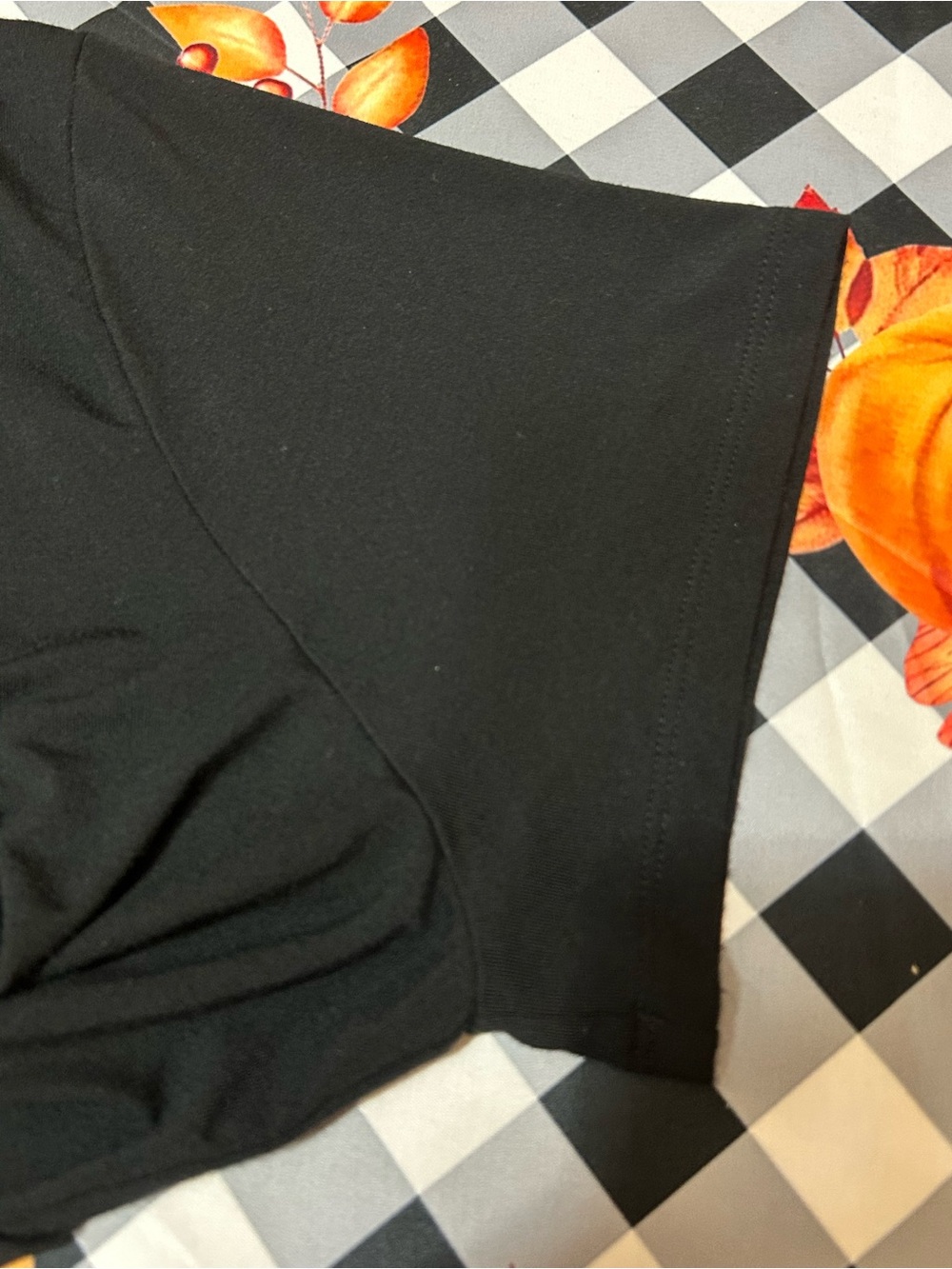 On 34th Classic Black V-Neck Tee EUC
SIZE 1X - Picture 4 of 7